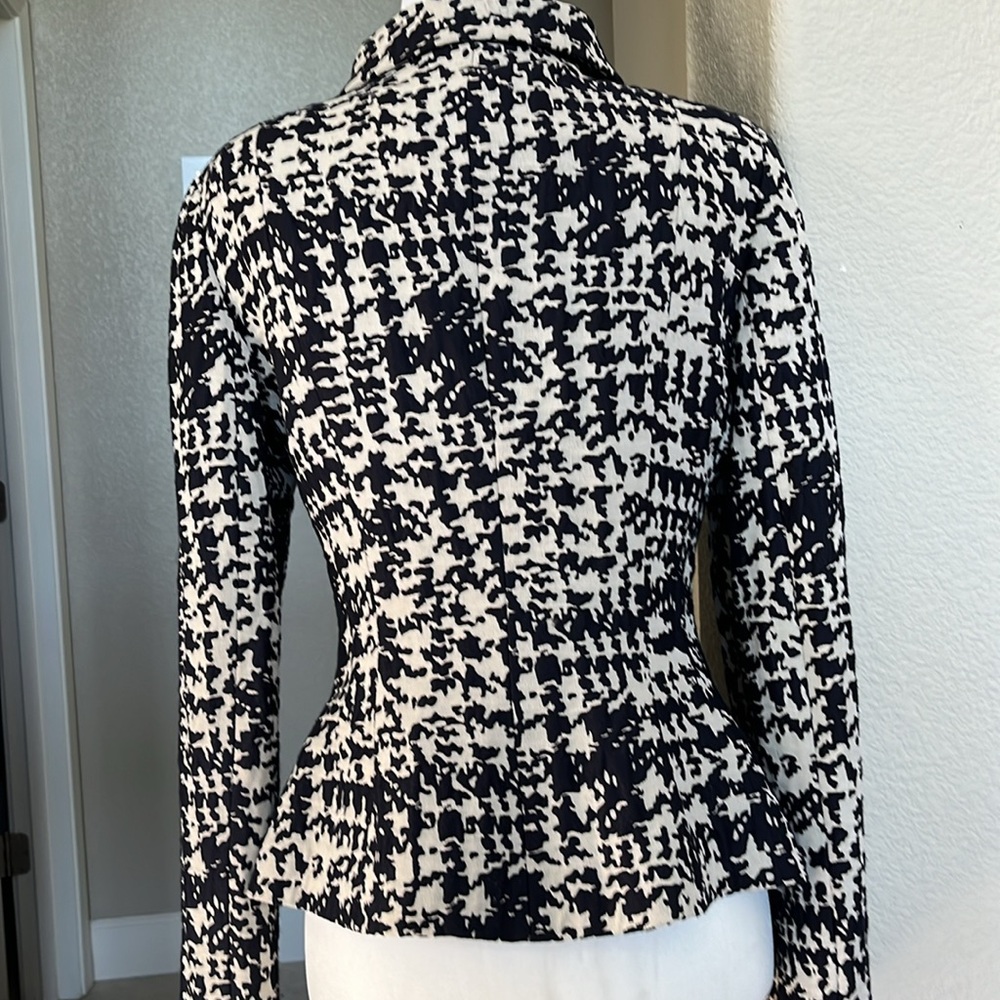Carolina Herrera Black and White Patterned Blazer Jacket - Picture 4 of 6